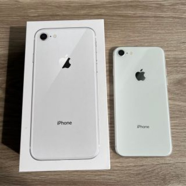 【美品】iPhone8 64GB シルバー SIMフリー