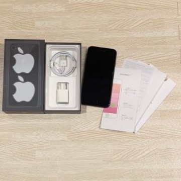 iPhone8 スペースグレイ 64GB  箱・充電器あり