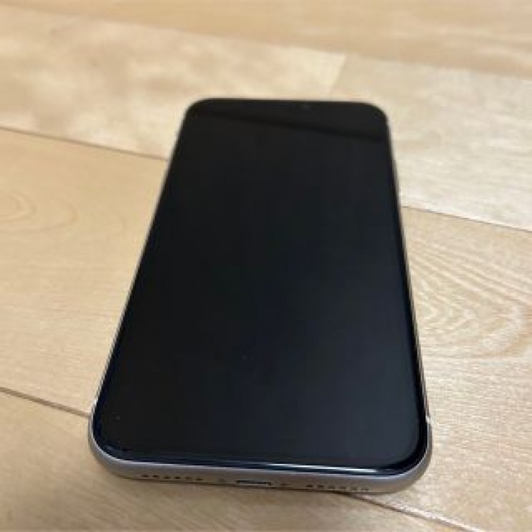 iphone11  本体　ホワイト　64G SIMフリー