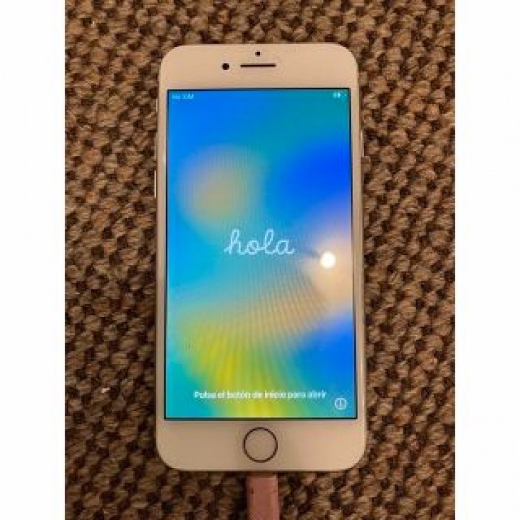 iPhone8   64GB  (バッテリー劣化、充電が通電し難い状態です)