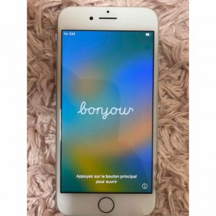 美品　iPhone 8 Silver 64 GB SIMフリー