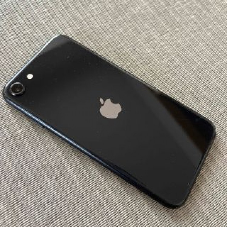 iPhone SE 第2世代　64GB