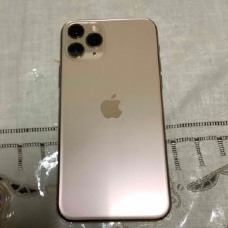 最終値下げ❗️iPhone11pro  256GB  ゴールド　ケース2個付き