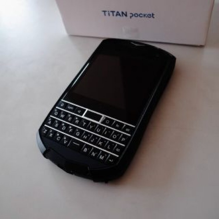 Unihertz TITAN Pocket 物理キーボード搭載・ケース付