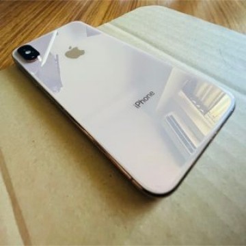 iPhone XS 64GB SIMロック解除済
