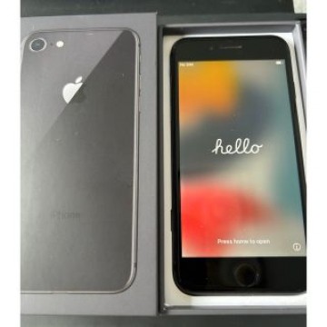 iPhone8 本体 64GB docomo