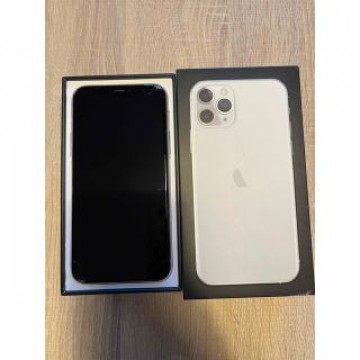 iPhone11pro シルバー au