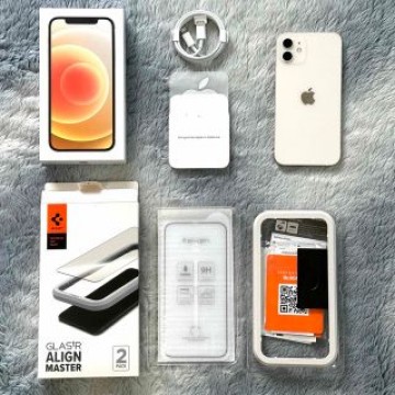 超美品 iPhone 12 64GB SIMフリー 新品保護ガラスフィルム付き