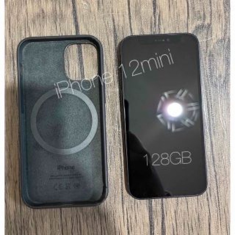 iPhone12 mini カバー付き