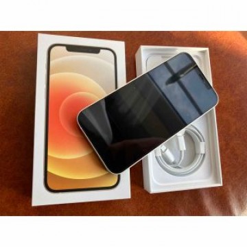 iPhone 12 ホワイト 64 GB au