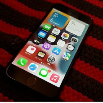 iPhone7 Jet Black 128GB   SIMフリー,充電ケーブル付