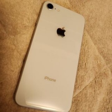 iPhone 8 シルバー SIMフリー