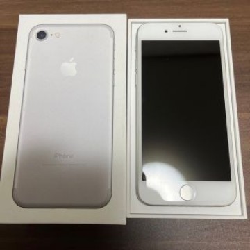 iPhone7 128GB シルバー　SIMフリー　完品　超美品