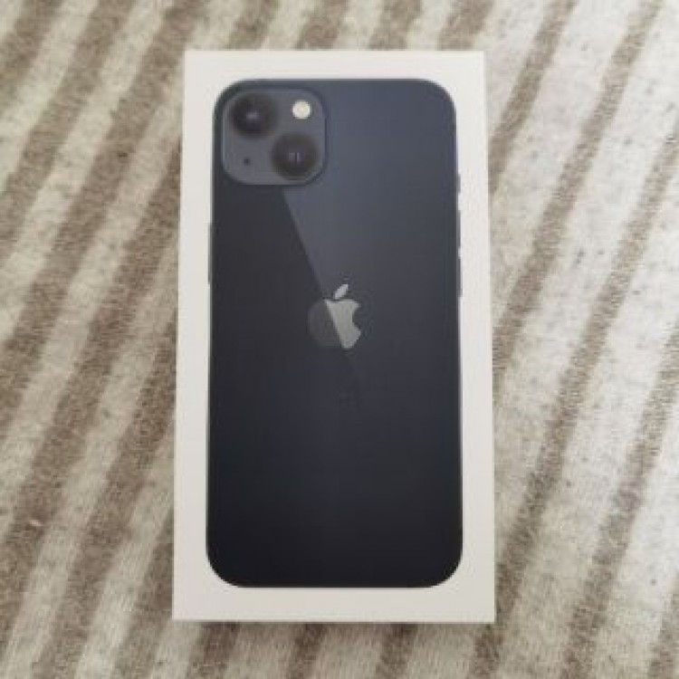 【新品未開封】iPhone 13 256GB ミッドナイト