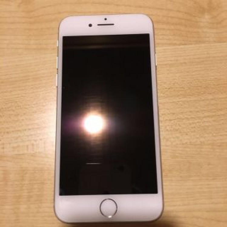 iPhone8 64GB シルバー　SIMフリー　初期化済
