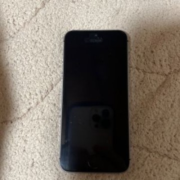 iPhone SE 第一世代　64GB