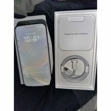 iPhone13 128GB グリーン au三角判定永久保証