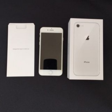 iPhone　8 64GB 美品　ドコモキャリア