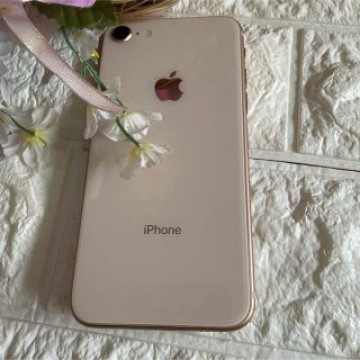 中古品 iphone8 ドコモ回線のみ