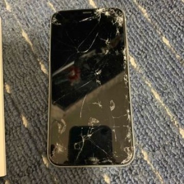 iPhone XR ジャンク