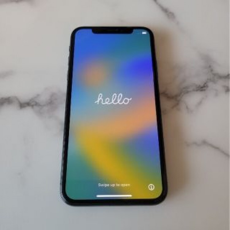 Apple iPhone X 64GB Space Gray　SIMフリー