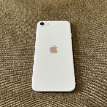 iPhone SE2 64GB ホワイト 中古品　第二世代　美品