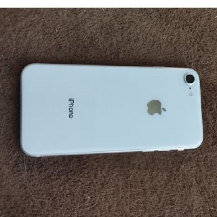 人気のiPhone8　シルバー