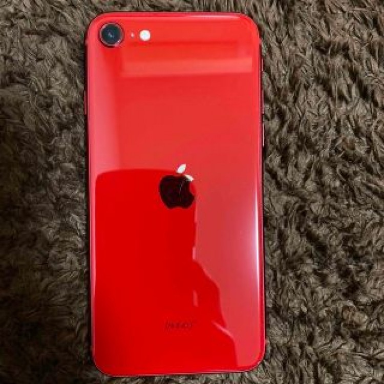 iPhoneSE3 64GB レッド　赤　Red スマートフォン　Apple