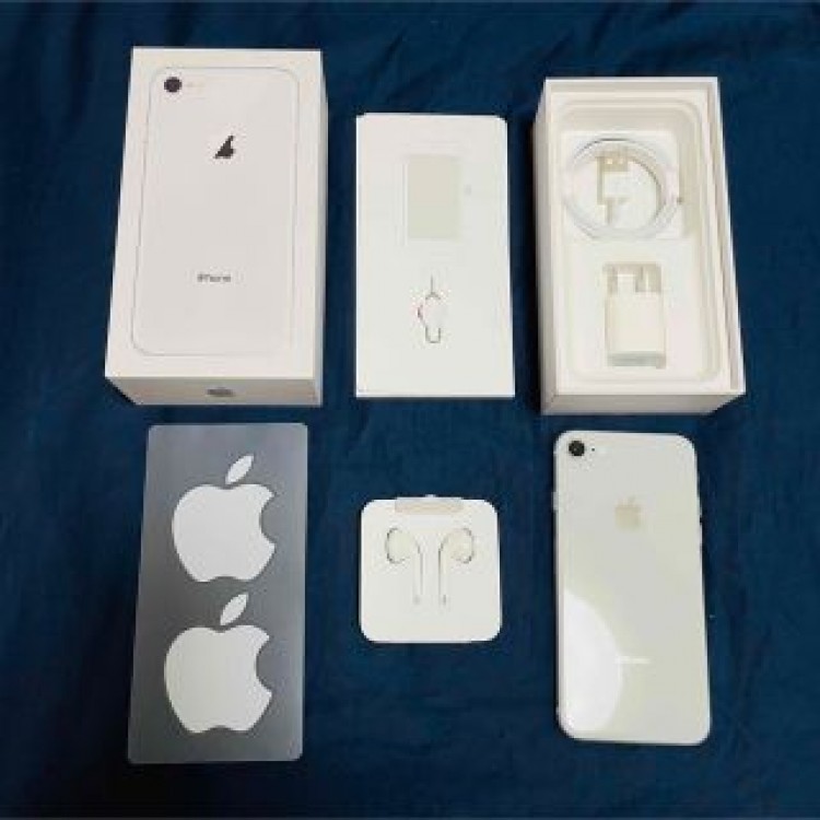 iPhone8 箱付き 新品付属品付き 64GB ホワイト