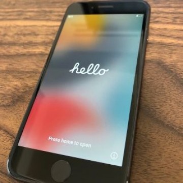 iPhone8 64G 本体