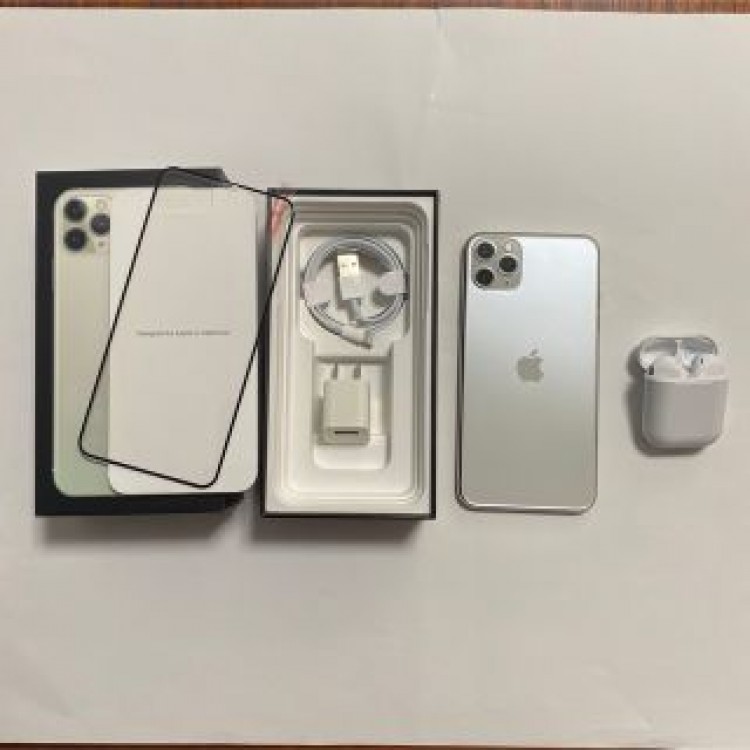 iPhone 11 Pro Max シルバー 64 GB SIMフリー