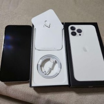 美品 iPhone 13 Pro Max シルバー 256GB SIMフリー