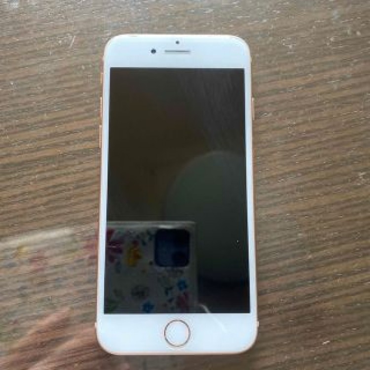 iPhone8  gold256G docomo