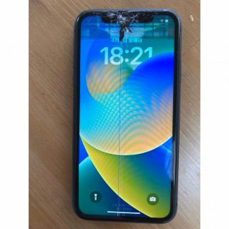 【ジャンク品】iPhone 11 ブラック 64 GB SIMフリー