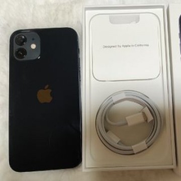iPhone12　64GB