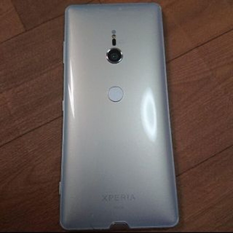 Xperia XZ3 White Silver 64 GB SOV39 ケース付