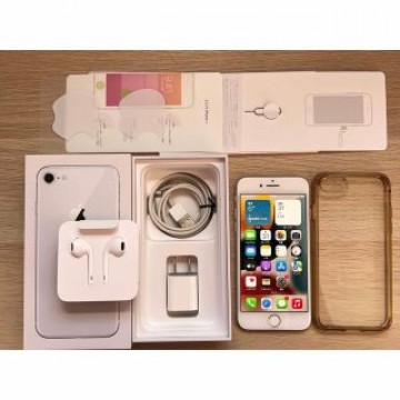 Apple iPhone 8 64GB シルバー SIMフリー