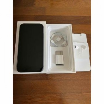 iPhone11  本体　ブラック 64 GB SIMフリー