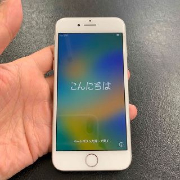 iPhone 8  64G  SIMロック解除済み