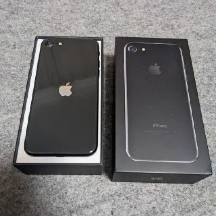 iPhone7（SE第2世代仕様）ブラックカラー全面傷無し未使用品並