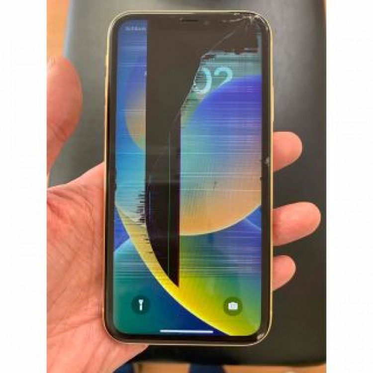 ジャンク扱い iPhone XR  64G  SIMロック解除済み