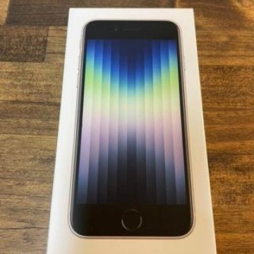 新品、未開封 iPhone se3 64gb ホワイト　白