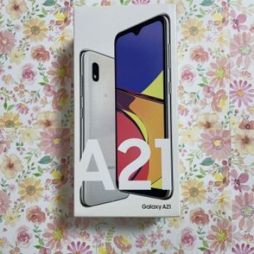 SAMSUNG Galaxy A21 シンプル SCV49 ホワイト