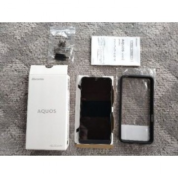 AQUOS wish2（カバーケース付き）