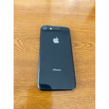 iPhone8 64GB スペースグレー　au