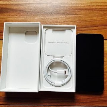 iPhone13mini midnight 128GB  UAGケース付き。