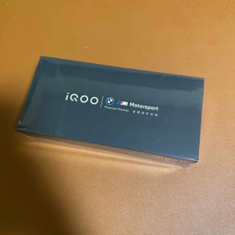 新品未開封ビボvivo iqoo11 12GB+256GB日本語対応simフリー