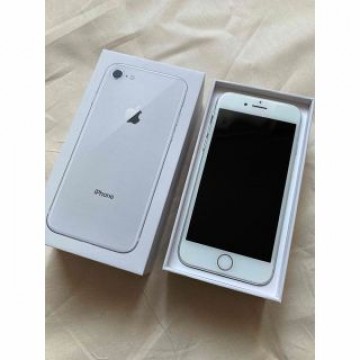 iPhone8 64G シルバー