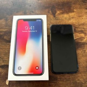 iPhone X Space Gray 256 GB au