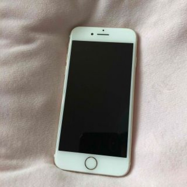 iPhone7 本体　32GB